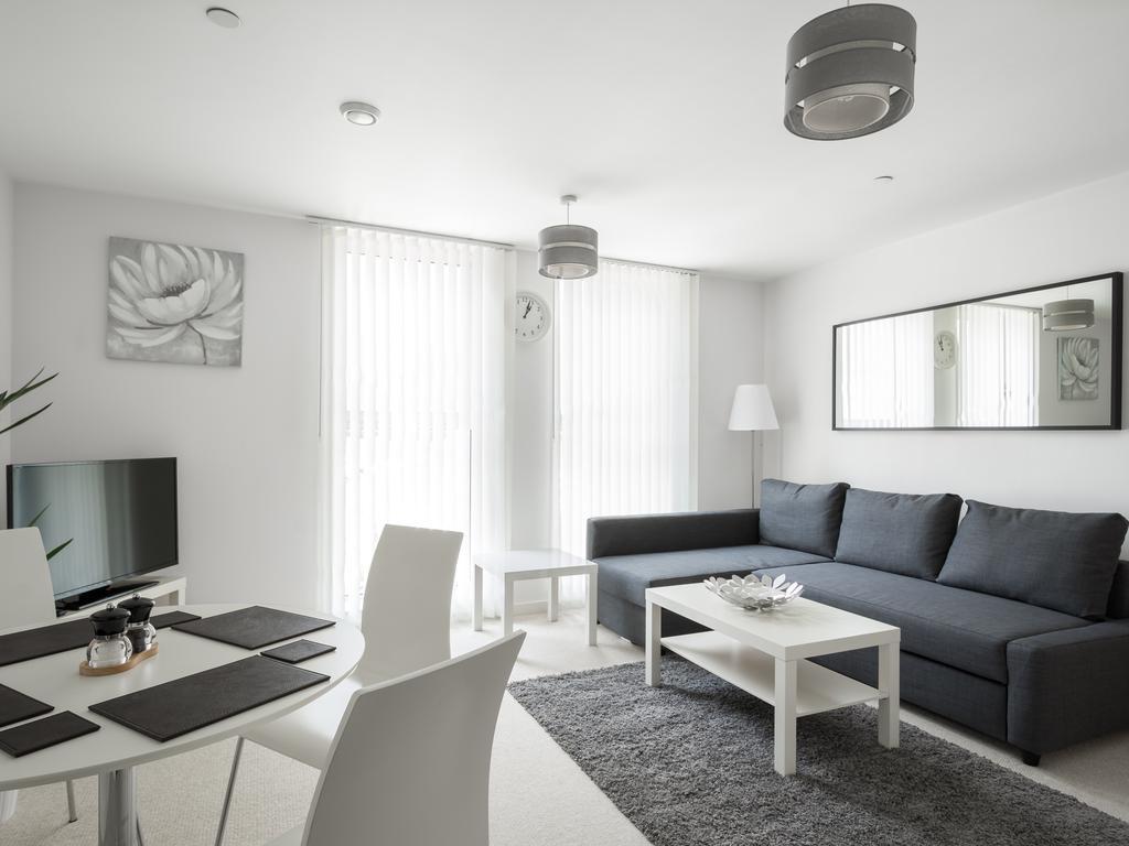 City View Apartment Bedford Exterior photo